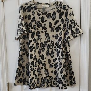 Anthropologie Entro Leopard Swing Top